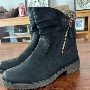 Cozy Black Ankle Boots with Knit Cuff
